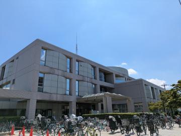 世田谷区立中央図書館／徒歩5分・約400m
