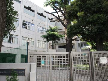 東京都立目黒高校／徒歩600分・約600m