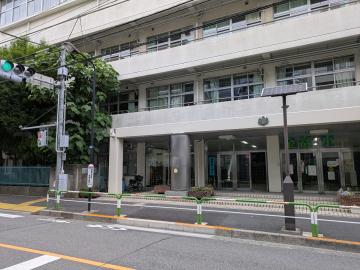 文京区立金富小学校／徒歩5分・約350m