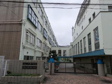 目黒区立大鳥中学校／徒歩10分・約800m