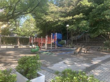 中根公園／徒歩5分・約350m
