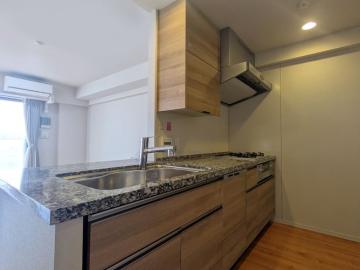 キッチン／※画像は実際の室内写真をもとに、残置物等を削除したイメージ図であり、実際とは多少異なります。